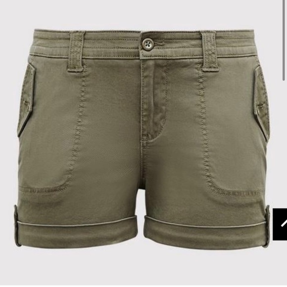 Torrid mid rise cuffed shorts - Picture 3 of 9